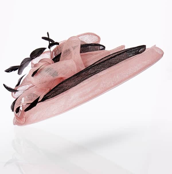 Come indossare un copricapo con i capelli corti?